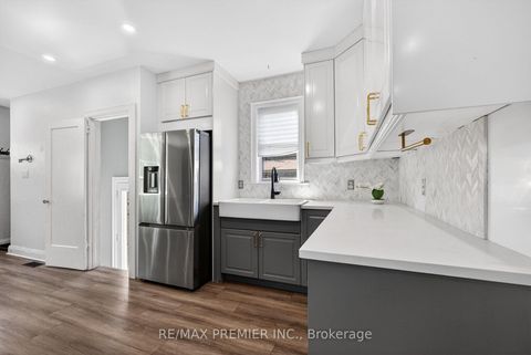 Photo 12 at 154 Fifth Street, New Toronto, Toronto