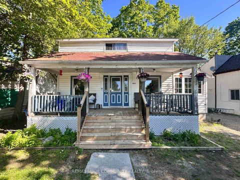 Photo 3 at 1002 Lake Drive E, Sutton & Jackson's Point, Georgina