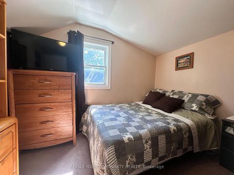 Photo 11 at 1002 Lake Drive E, Sutton & Jackson's Point, Georgina