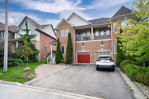 Photo 1 at 37 Lebovic Drive, Oak Ridges Lake Wilcox, Richmond Hill