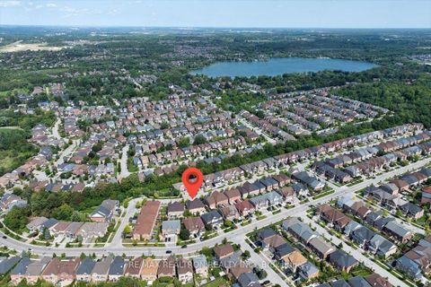 Photo 3 at 37 Lebovic Drive, Oak Ridges Lake Wilcox, Richmond Hill