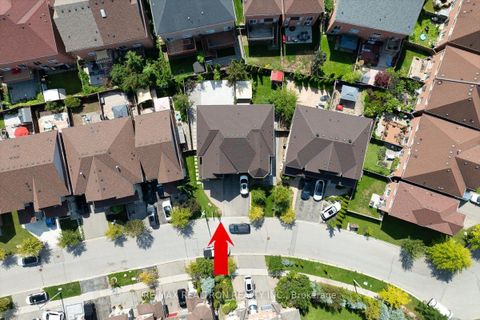 Photo 4 at 37 Lebovic Drive, Oak Ridges Lake Wilcox, Richmond Hill