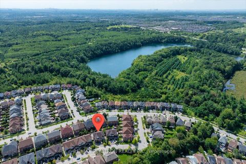 Photo 5 at 37 Lebovic Drive, Oak Ridges Lake Wilcox, Richmond Hill