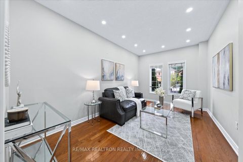Photo 7 at 37 Lebovic Drive, Oak Ridges Lake Wilcox, Richmond Hill