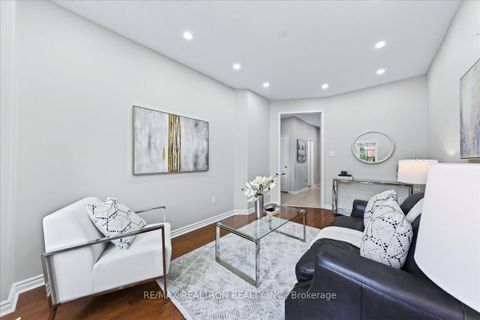 Photo 8 at 37 Lebovic Drive, Oak Ridges Lake Wilcox, Richmond Hill