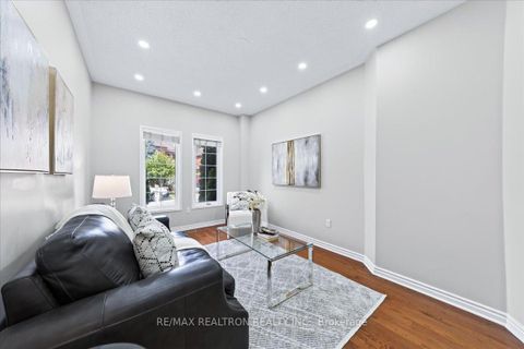 Photo 9 at 37 Lebovic Drive, Oak Ridges Lake Wilcox, Richmond Hill