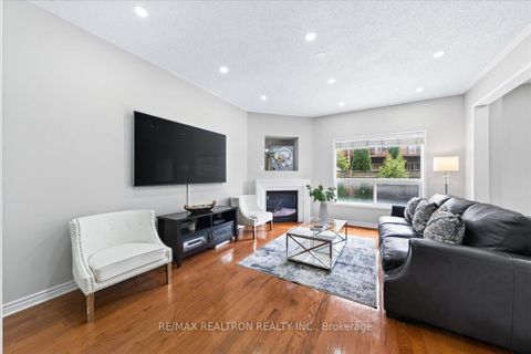 Photo 11 at 37 Lebovic Drive, Oak Ridges Lake Wilcox, Richmond Hill