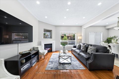 Photo 13 at 37 Lebovic Drive, Oak Ridges Lake Wilcox, Richmond Hill
