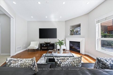 Photo 15 at 37 Lebovic Drive, Oak Ridges Lake Wilcox, Richmond Hill