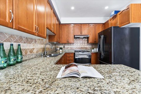 Photo 19 at 37 Lebovic Drive, Oak Ridges Lake Wilcox, Richmond Hill