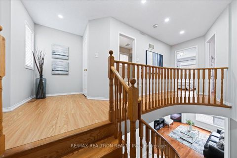 Photo 23 at 37 Lebovic Drive, Oak Ridges Lake Wilcox, Richmond Hill
