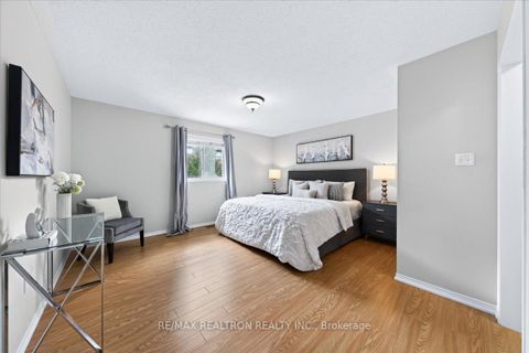 Photo 24 at 37 Lebovic Drive, Oak Ridges Lake Wilcox, Richmond Hill