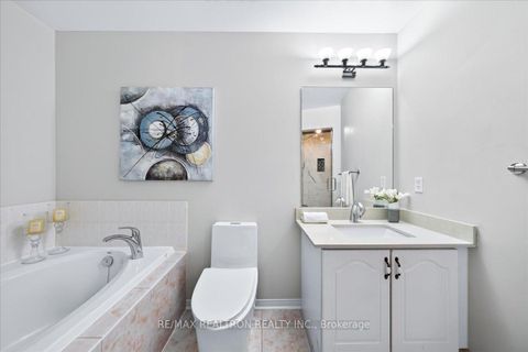 Photo 26 at 37 Lebovic Drive, Oak Ridges Lake Wilcox, Richmond Hill