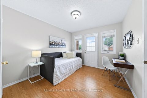 Photo 33 at 37 Lebovic Drive, Oak Ridges Lake Wilcox, Richmond Hill