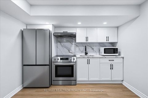 Photo 37 at 37 Lebovic Drive, Oak Ridges Lake Wilcox, Richmond Hill