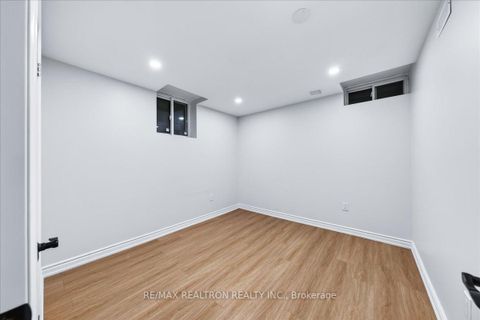 Photo 41 at 37 Lebovic Drive, Oak Ridges Lake Wilcox, Richmond Hill