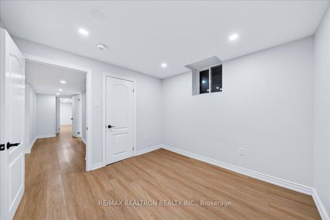 Photo 42 at 37 Lebovic Drive, Oak Ridges Lake Wilcox, Richmond Hill