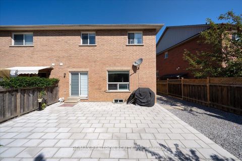 Photo 45 at 37 Lebovic Drive, Oak Ridges Lake Wilcox, Richmond Hill