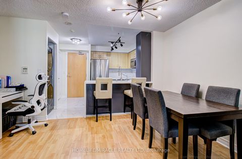 Photo 2 at 705 - 212 Eglinton Avenue, Mount Pleasant East, Toronto