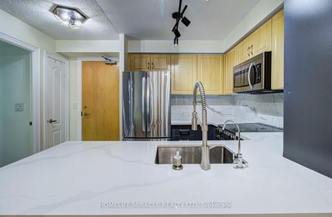 Photo 5 at 705 - 212 Eglinton Avenue, Mount Pleasant East, Toronto