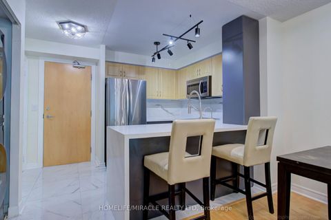 Photo 6 at 705 - 212 Eglinton Avenue, Mount Pleasant East, Toronto
