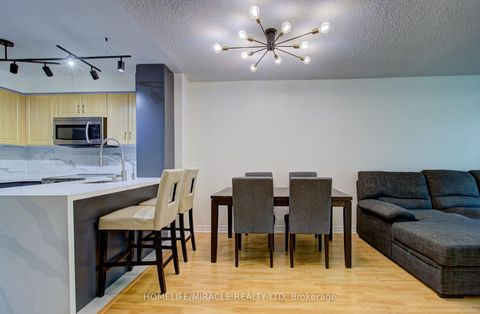 Photo 8 at 705 - 212 Eglinton Avenue, Mount Pleasant East, Toronto