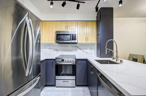 Photo 9 at 705 - 212 Eglinton Avenue, Mount Pleasant East, Toronto