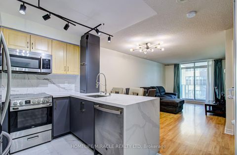 Photo 10 at 705 - 212 Eglinton Avenue, Mount Pleasant East, Toronto
