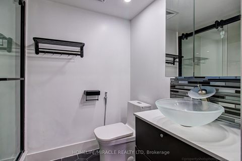 Photo 17 at 705 - 212 Eglinton Avenue, Mount Pleasant East, Toronto