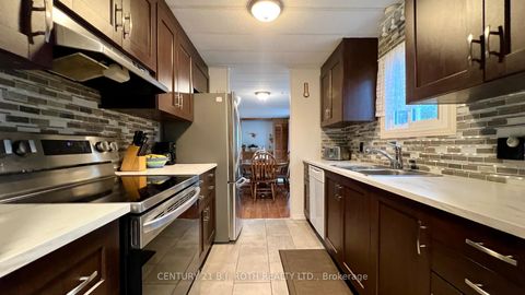 Photo 6 at 6 Walnut Court, Rural Innisfil, Innisfil