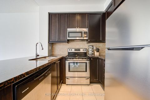 Photo 11 at 322 - 2396 Major Mackenzie Drive, Maple, Vaughan