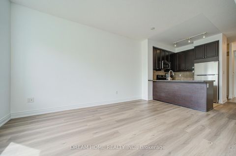 Photo 14 at 322 - 2396 Major Mackenzie Drive, Maple, Vaughan