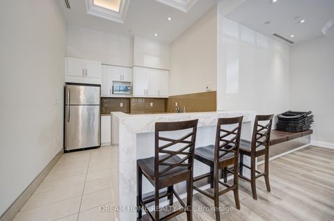 Photo 15 at 322 - 2396 Major Mackenzie Drive, Maple, Vaughan