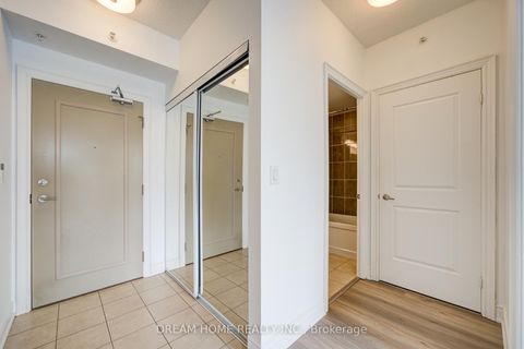 Photo 21 at 322 - 2396 Major Mackenzie Drive, Maple, Vaughan