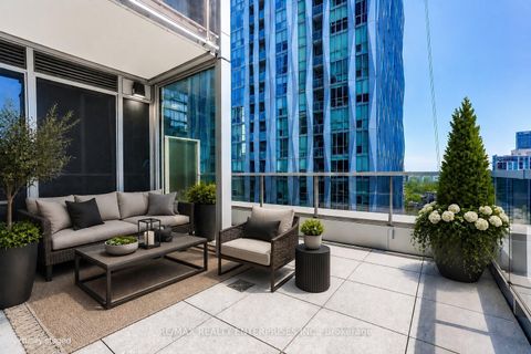 Photo 2 at 2409 - 11 Yorkville Avenue, Annex, Toronto