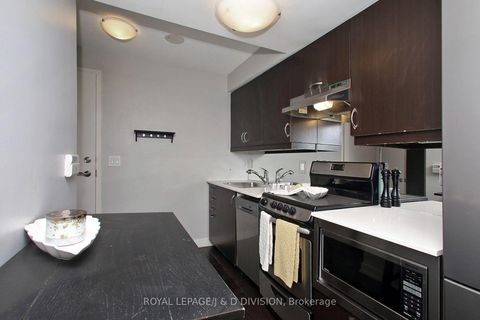 Photo 9 at 304 - 320 Richmond Street E, Moss Park, Toronto