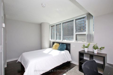 Photo 14 at 304 - 320 Richmond Street E, Moss Park, Toronto