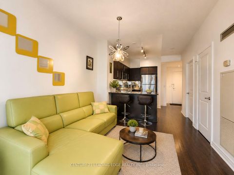 Photo 3 at 404 - 2885 Bayview Avenue, Bayview Village, Toronto