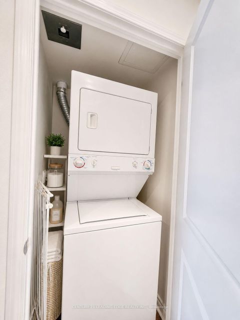 Photo 11 at 404 - 2885 Bayview Avenue, Bayview Village, Toronto