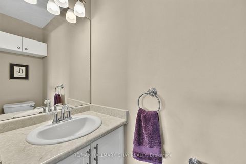 Photo 13 at 12 Grasett Crescent, West Bayfield, Barrie