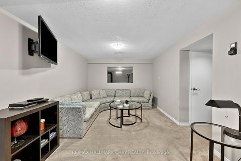 Photo 18 at 12 Grasett Crescent, West Bayfield, Barrie