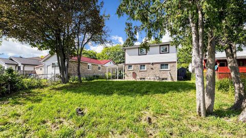 Photo 4 at 36 United Square, Malvern, Toronto
