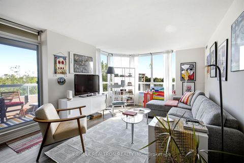 Photo 2 at 609 - 2 Covington Road, Lawrence, Toronto