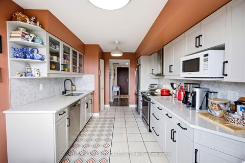 Photo 5 at 609 - 2 Covington Road, Lawrence, Toronto