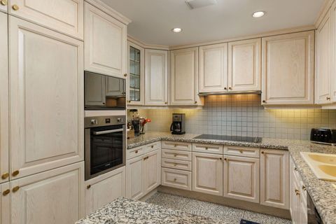 Photo 16 at 612 - 77 Avenue Road, Annex, Toronto