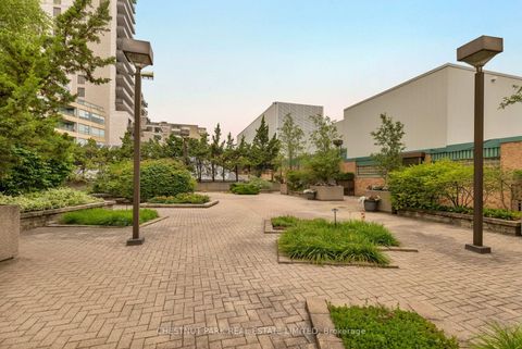 Photo 37 at 612 - 77 Avenue Road, Annex, Toronto