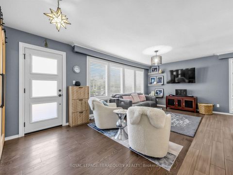 Photo 5 at 29 Sedgewick Crescent, Ionview, Toronto