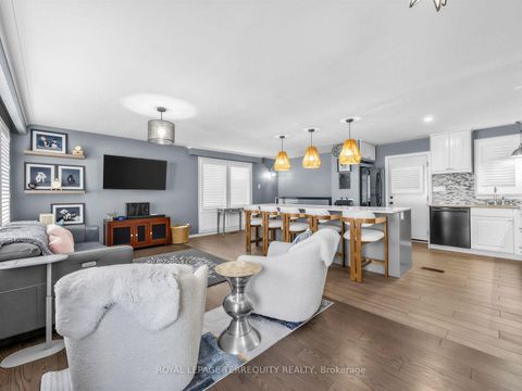 Photo 6 at 29 Sedgewick Crescent, Ionview, Toronto