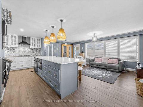 Photo 16 at 29 Sedgewick Crescent, Ionview, Toronto