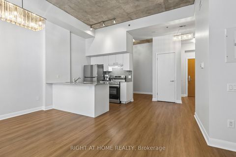 Photo 11 at 1606 - 375 King Street W, Waterfront Communities C1, Toronto